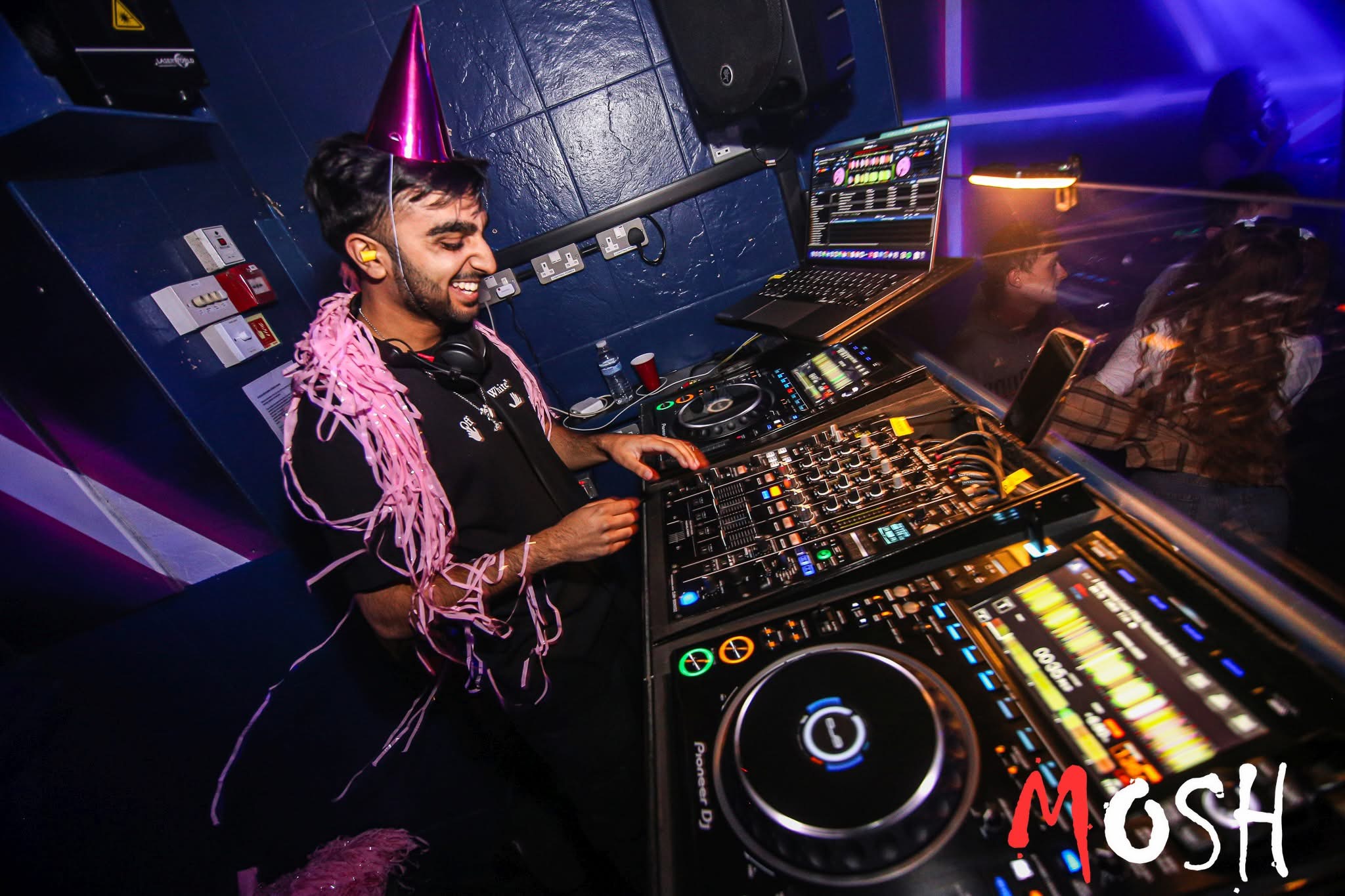 DJ9 gallery photo 6