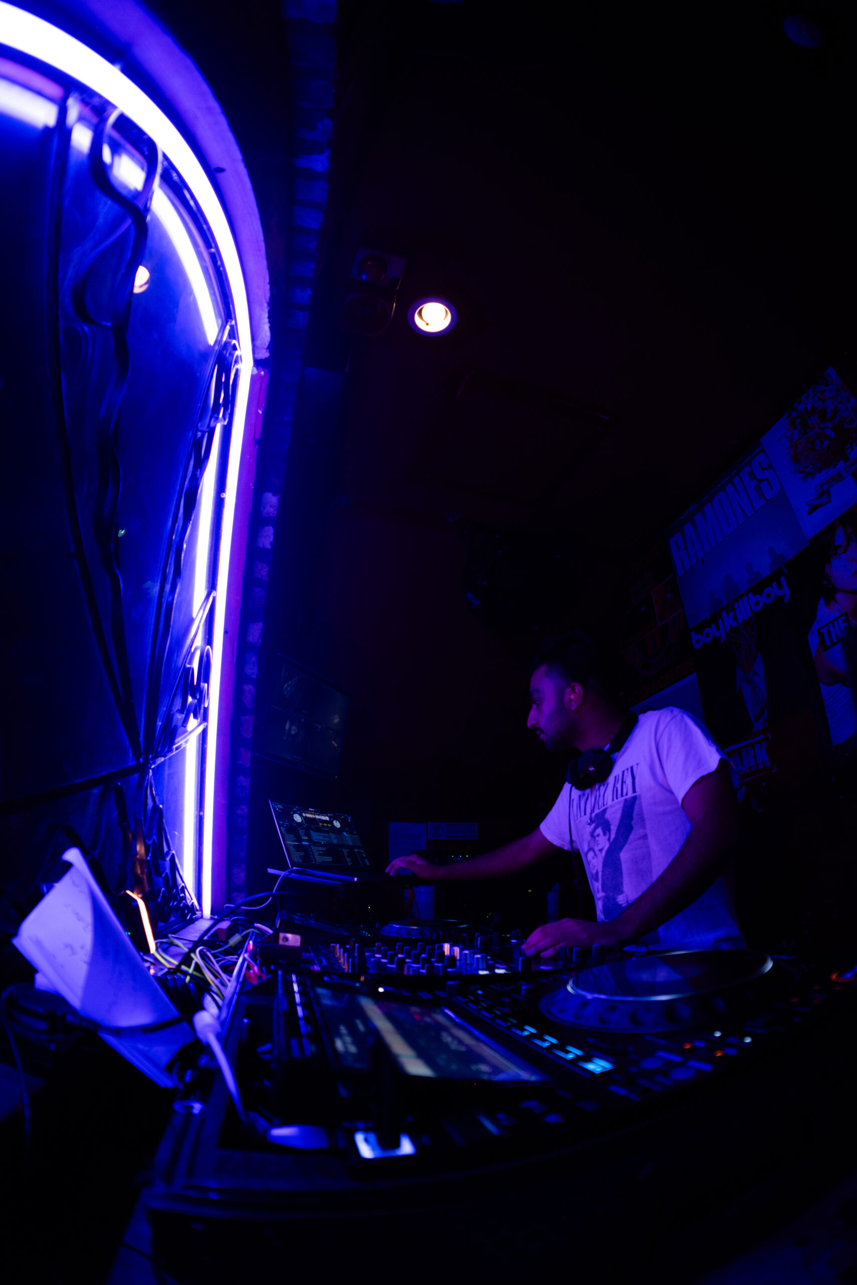 DJ9 gallery photo 9