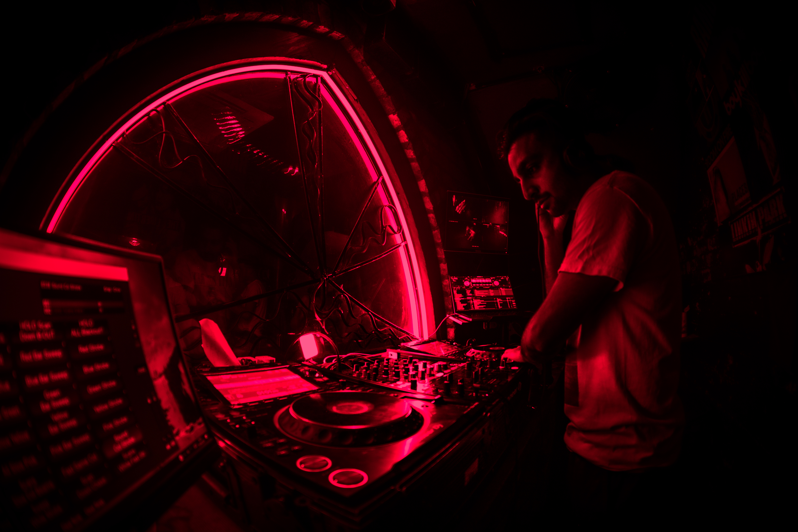 DJ9 gallery photo 10